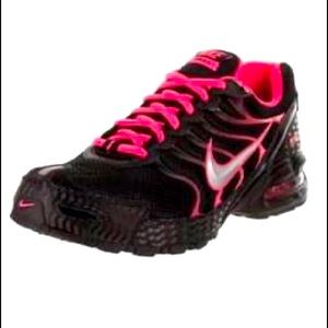 Women’s Size 7 Nike Air Max Torch